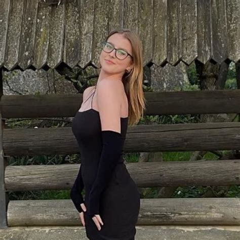 Hannahbecker Of Leaks PORN 😈 15 Photos