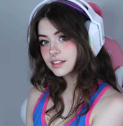 Hannah Owo (aka aestheticallyhannah, Hannah Kabel) is an American Twitch streamer and cosplayer. She gained notoriety for her sexy cosplay on TikTok and Instagram, where she has amassed nearly 1.7 million followers. She also maintains an OnlyFans account where she posts sexually explicit content. The media could not be loaded, either because ... 
