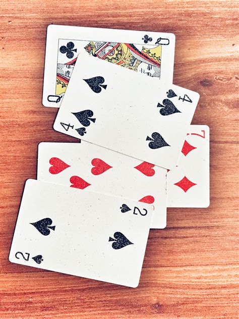 Hansı kartlar ilə poker oynamaq