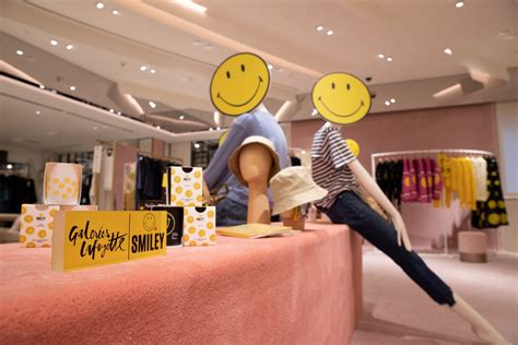 Happy Birthday Smiley 50 years of Smiley Galeries Lafayette, …