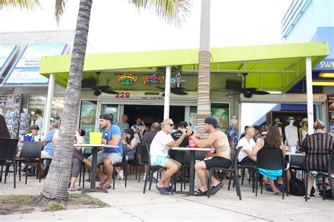 Happy hour fort lauderdale. Fort Lauderdale Happy Hour. Sun Mon Tue Wed Thu Fri Sat. Thursday Happy Hours. Venue. Happy Hour Details. 101 Ocean. 5pm-7pm All Drinks 1/2 Price 15th Street Fisheries. M-F 4-6pm Bar only $1 House Drafts & House Wine $2 Well Drink B Square Burgers and Booze. M-F 4-7pm Choice of Smaller Portion Appetizers 