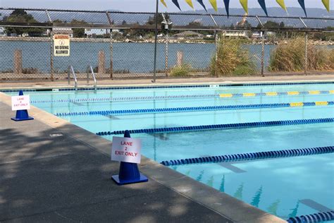 Harbor bay club alameda. HBC’s 25 meter pool is maintained at 82 degrees and is open year round for general use, lap swimming, free swim, lessons, and classes. The pool is accessible during club hours: Weekdays (5:00 am – 9:30 pm) Weekends (7:00 am – 8:00 pm) Pool Cleaning Closures. Every Monday and Thursday from 9:00 am – 10:00 am. 