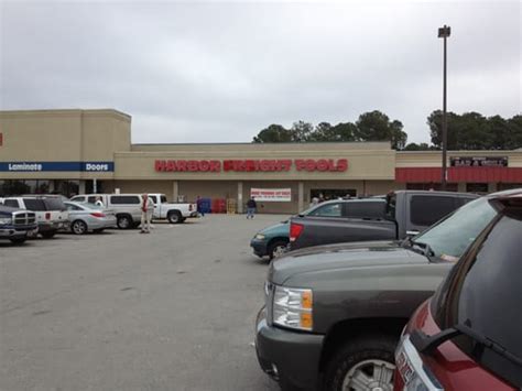 The Harbor Freight Tools store in Wilmington (Store #220) is located at 2636 Carolina Beach Rd, Wilmington, NC 28412. Our store hours in Wilmington are 8 a.m. to 8 p.m. Mondays through Saturdays, and from 9 a.m. to 6 p.m. on Sundays. The telephone number for the Harbor Freight store in Wilmington (Store #220) is 1-910-794-4211.. 