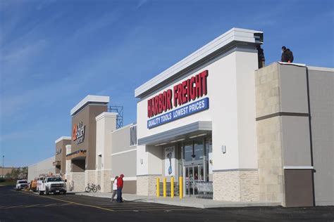 The average Harbor Freight Tools salary ranges from approximately $42,000 per year for Retail Supervisor to $56,000 per year for Retail Manager. How much do Harbor Freight Tools Retail jobs pay in Mason City, IA? | Indeed.com. 