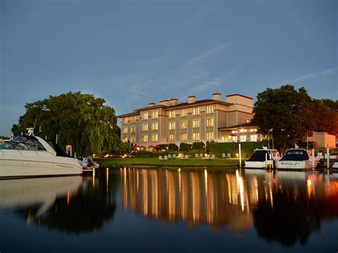Harbor grand hotel. 