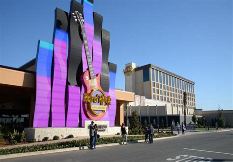 Hard rock hotel sacramento. La formación de izquierdas ha repetido que el Hard Rock sería “el casino más grande de Europa” y que todo el complejo genera un consumo de … 
