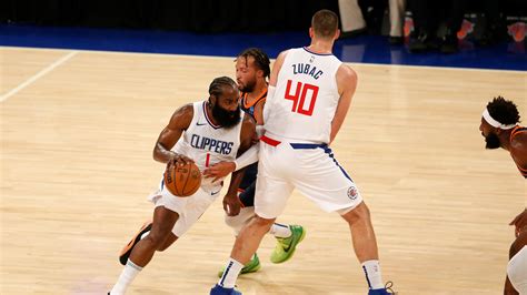 Harden has 17 in debut, but Clippers fall to Knicks after starting their four stars together