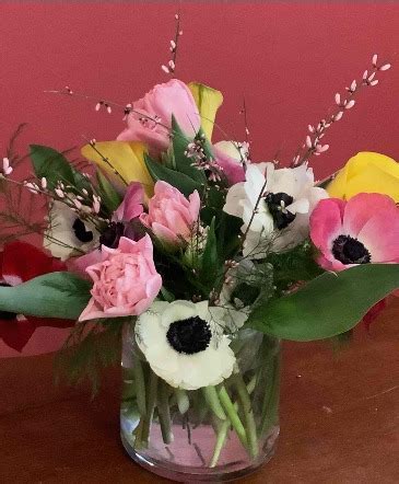 Hardwick Florist. Hardwick VT Flower Delivery. Avas Flowers Shop