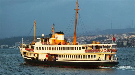 Haritada görüntüleKabataş - Kadıköy - Kınalıada - Burgazada - Heybeliada - Büyükada - Bostancı hattı yolculuk süresi 2 saat 20 dakikadır.