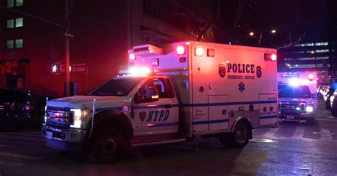 Harlem gunman who shot 2 NYPD cops dies at hospital - Yahoo …