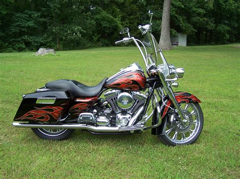 Sep 2, 2022 · The 2014 MY Harley Davidson Road King Classic, with the iconic project Rushmore trim, is a true touring machine, with classic looks and all the perks modern technology has to offer. At its heart ... 