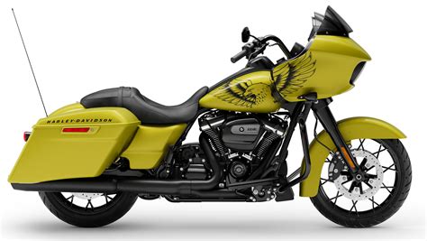 The Apex Factory Custom Paint honors Harley-Davidson's traditi