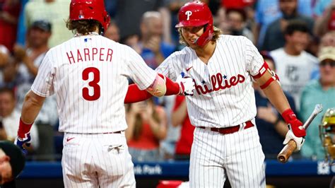 Harper ends home run drought as Phillies sweep doubleheader from Padres 6-4 and 9-4