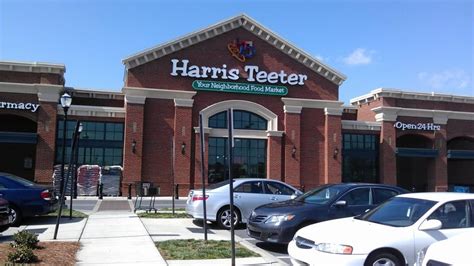 Harris teeter on rea road. Love having a Harris Teeter on the Eastside. Such a nice store with great grocery layout and selection. Love the selection and love that they have a legitimate Starbucks store that you can even use your Starbucks app to order and pick up from. The hot bar is so awesome - the food is great quality, especially enjoy the Asian bar variety and also ... 