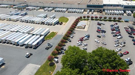 Harris teeter perishable distribution center. Harris Teeter operates over 230 stores and five fuel centers in seven states and the District of Columbia. In addition to its retail stores, Harris Teeter also owns grocery, frozen food, and perishable distribution centers in Greensboro, NC and Indian Trail, NC, as well as a dairy in High Point, NC. 
