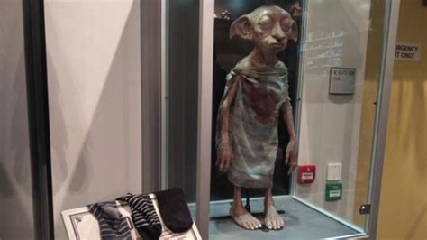 Harry Potter Fans Try to Free Dobby Statue With Socks