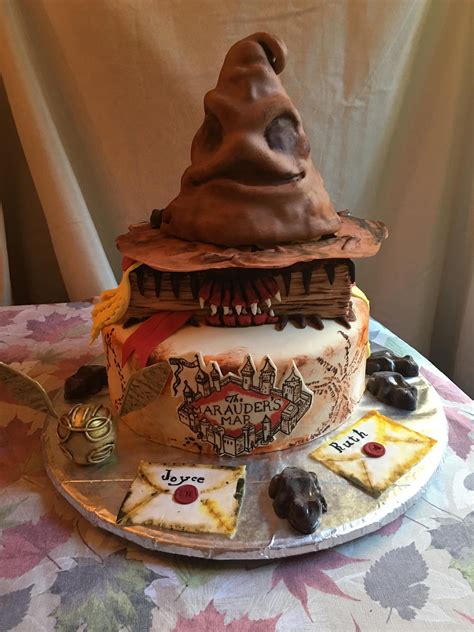 Harry potter cake. a red and gold cake for Gryffindor. a green and silver cake for Slytherin. a yellow and black cake for Hufflepuff. a blue and bronze cake for Ravenclaw. You can also make a checkered cake with all four the house colors, or a layer cake with each layer representing a different house. 