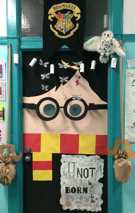 These DIY door decs are a must-have for any Harry Potter fan! Create your own magical Harry Potter door decorations with a snitch, a wand, and a broomstick. Pinterest. 