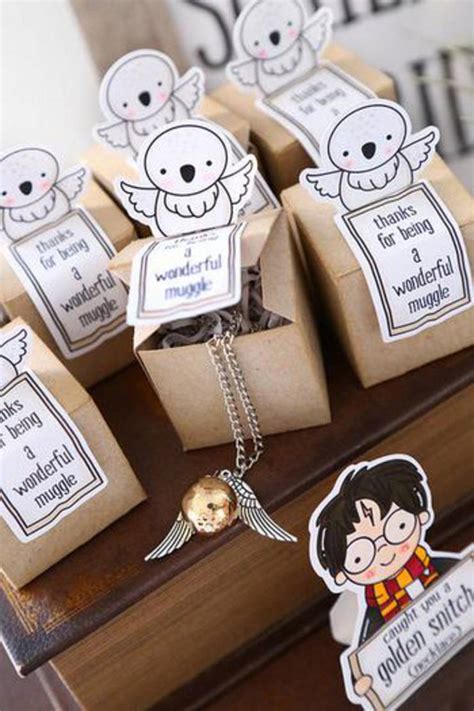 Harry potter party favors. Apr 4, 2017 ... On the cake table, the saga elements, such as the Mandrakes, the Marauder map, Harry's glasses and the incredible Daily Prophet, with scenes ... 