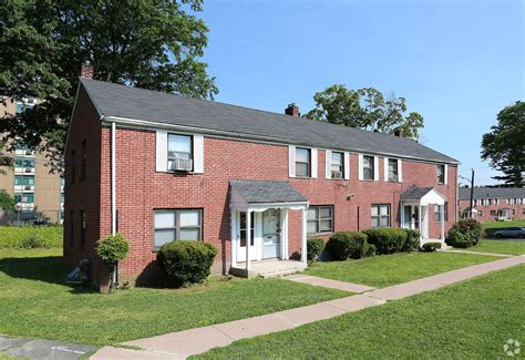 Hartford connecticut apartments. See all 341 apartments in 06105, Hartford, CT currently available for rent. Each Apartments.com listing has verified information like property rating, floor plan, school and neighborhood data, amenities, expenses, policies and of … 