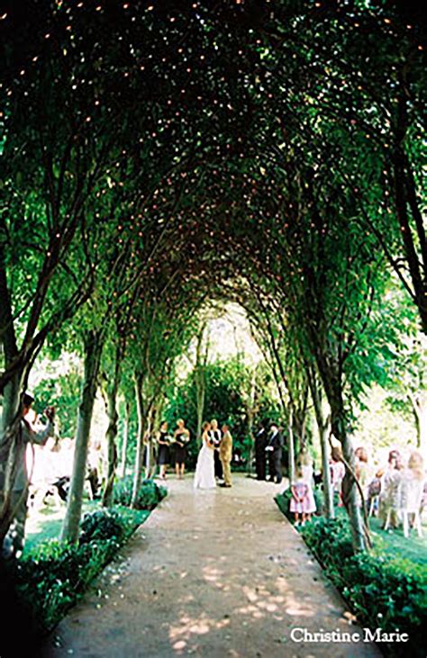 Hartley botanica. With 11 years and over 600+ Hartley Botanica weddings under her wedding tool belt Karen LaForteza of Bella Dia Weddings Inc. is more than qualified as your Wedding Day Coordinator. Her mannerisms have been described as “soothing” which leaves couples feeling relaxed, taken care of, and allows them to drop their anxiety and … 