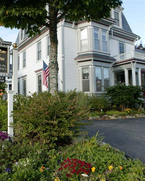 Hartstone inn camden maine. Camden’s Hartstone Inn pairs a lovely inn with an excellent restaurant in a convenient, walk-to-everything downtown location. Former owners Chef Michael Salmon and his wife, Mary Jo Brink, inked the inn on Maine’s culinary map. And the current owners aim to keep it there. The inn comprises three … 