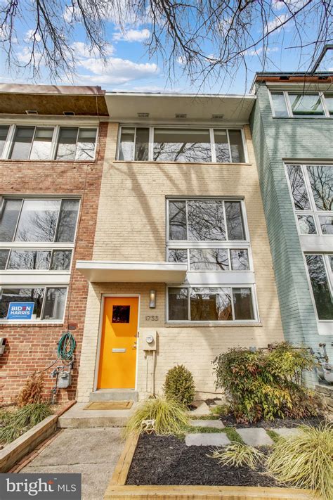1330 Harvard St NW, Washington, DC 20009 is currently not for sale. The 2,973 Square Feet townhouse home is a 6 beds, 3 baths property. This home was built in 1911 and last sold on 1999-12-20 for $170,100.. 