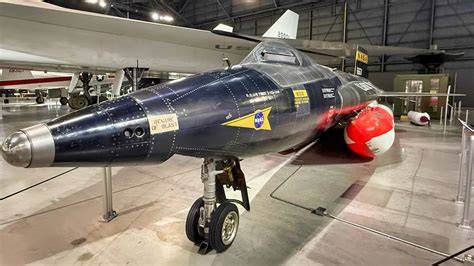 Has any plane reached Mach 6