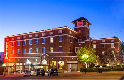 Hassayampa inn. When visiting the historic town of Prescott, Arizona, check out these three historic hotels: the Hassayampa Inn, Hotel St. Michael, and the boutique The Grand Highland Hotel. When visiting the historic town of Prescott, Arizona—the original Arizona Territorial capital—you’ll find three historic hotels right in the … 
