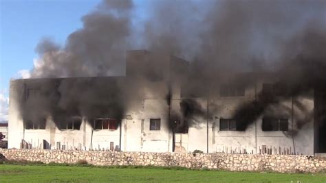 Hatay’da fabrikada yangın: İtfaiye ekiplerinin müdahalesi sürüyor