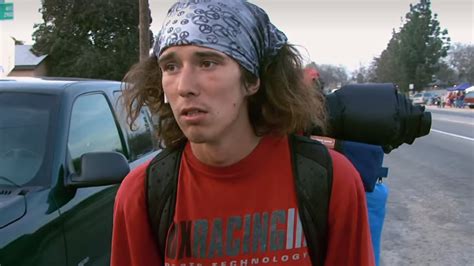 Hatchet hitchhiker. Jan 22, 2023 · The Netflix documentary The Hatchet Wielding Hitchhiker tells such a cautionary tale. Though the story of Caleb Lawrence McGillivary, aka Kai, the self-described "home-free" nomad who infiltrated ... 