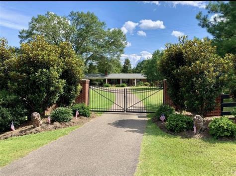 Hattiesburg ms craigslist farm and garden. Kloter Farms is a hidden gem in the heart of Connecticut. Located in Ellington, Connecticut, Kloter Farms has been providing quality outdoor furniture, sheds, and other home and ga... 