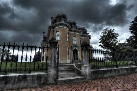 Haunted houses in bloomington indiana. Things To Know About Haunted houses in bloomington indiana. 
