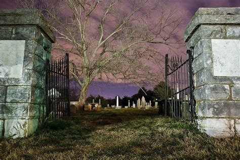 Haunted places in east tn. Linden, TN. LEARN MORE. Hurricane Mills, TN. LEARN MORE. NASHVILLE, Tenn. (WKRN) - Middle Tennessee has its fair share of ghost stories. From the unnatural, the unexplained, and the downright ... 