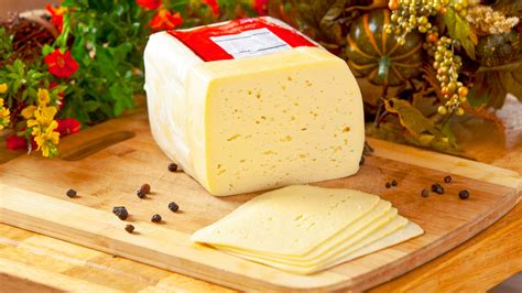 Havarti cheese. INSTRUCTIONS: Heat milk over low heat to 70°F. Turn off the heat. Sprinkle the starter over the surface of the milk, and allow it to rehydrate for 5 … 