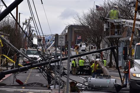 By Neal Riley. Updated on: December 18, 2023 / 11:11 PM EST / CBS Boston. BOSTON - A powerful wind and rain storm knocked out power to over 260,000 customers in Massachusetts on Monday. By 11 p.m .... 
