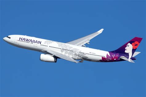 Hawaiian Airlines plane hits severe turbulence on flight from Honolulu to Sydney