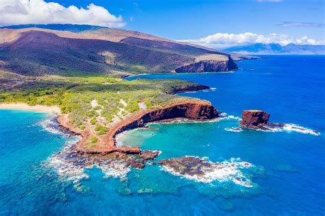 Hawaiian island lanai. Prices to fly from one to another island fluctuate depending on availability, seasonality, and competition. We find most roundtrip tickets from one Hawaiian Island to another cost anywhere from $75 to $125. That being said, we’ve spent as little as $29 and as much as $210. 