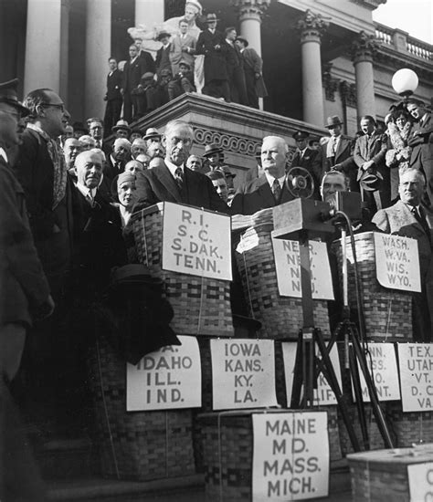 Nor did the tariff sit well with the voters. In 1932 they turned the majority in both houses over to the Democrats, by large margins. The voters also made clear their disdain for the Smoot-Hawley tariff by booting both Reed Smoot and Willis Hawley out of office that year. . 
