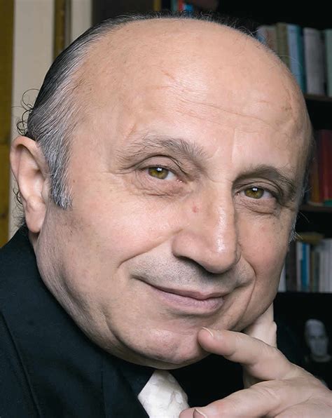 Hayatı Prof. Dr. Yaşar Nuri Öztürk Vakfı.