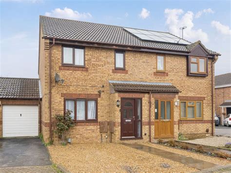 Haycroft, Wootton, Bedford, MK43 3 bed semi-detached …