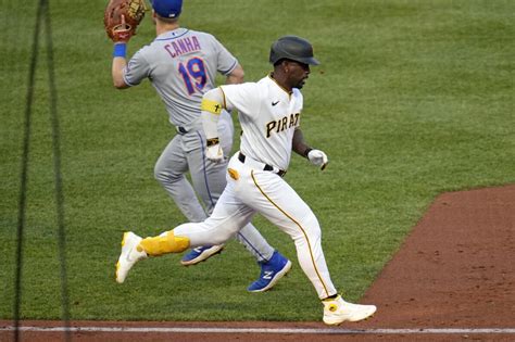 Hayes has career night, Pirates send Mets to 7th straight loss with 14-7 romp