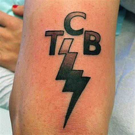 Hayley Williams Initial, Lightning Bolt Elbow Tattoo Steal Her Style