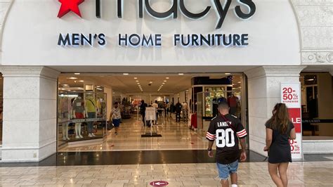 Hayward man arrested for allegedly robbing Macy's in San Mateo