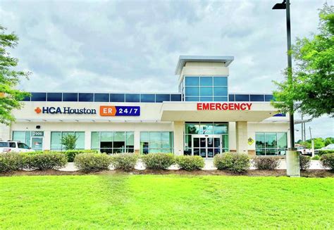 Hca pearland. A health care training facility designed to introduce more nursing professionals to the Houston market has opened in Pearland Town Center. 