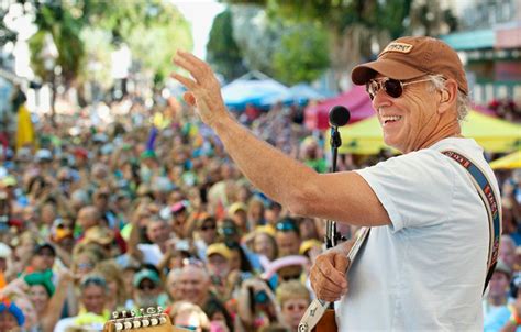 Headed to the Jimmy Buffett concert this weekend? Beat the crowd with these tips
