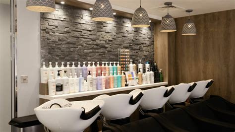 Headmasters, Weybridge Hairdressers - Yell