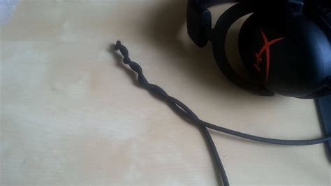 Headset cable coiling - annoying! Tom