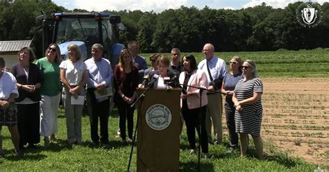 Healey helps launch fundraiser to aid farms