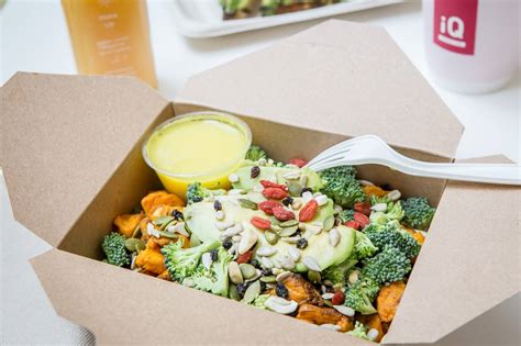 Healthiest take out food. So, take this data for what you will. The list was compiled by selecting 10 meals from each restaurant’s menu: five “customer favorites” plus “another five at random.” The press release says that “The nutrition team then worked out the average calorie number across all ten meals to rank each fast-food chain.” 